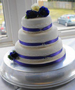purple & white wedding cake