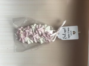 meringue cake favours
