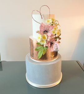 grey & gold wedding cake