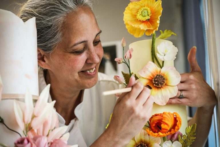 kerrie wedding cakes in fife crumbdidilyumptious