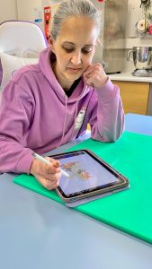 Kerrie crumbdidilyumptious sketching wedding cakes Fife