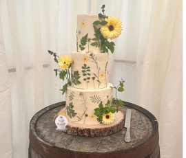 Rustic barn wedding cake Glenrothes